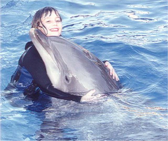 nomi_with_dolphin-4