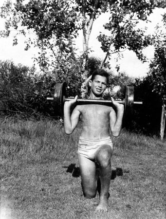 1952.03.01-Gideon-lifting-