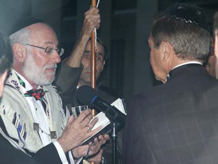 10-17-04 Rabbi Stephen Einstein-ceremony